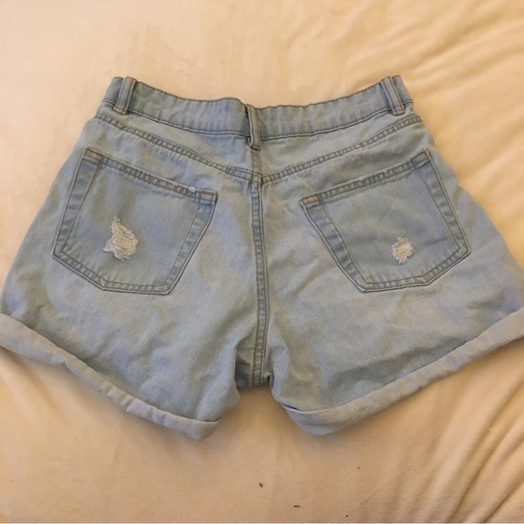Distressed high waisted shorts - Picture 2 of 2